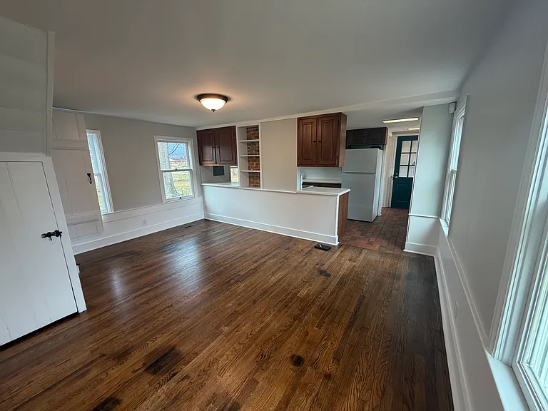 Eat in kitchen area