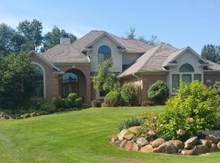 824 Hemlock Dr, Oxford, MI 48370