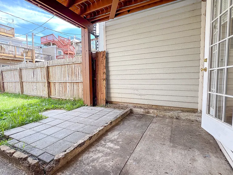 1463 Woodall St — Photo 6