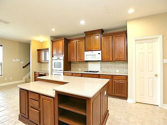 5th image of 1413 Canyon Creek Dr