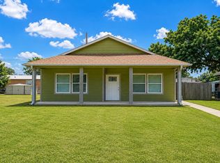 1020 10th St, Hempstead, TX 77445