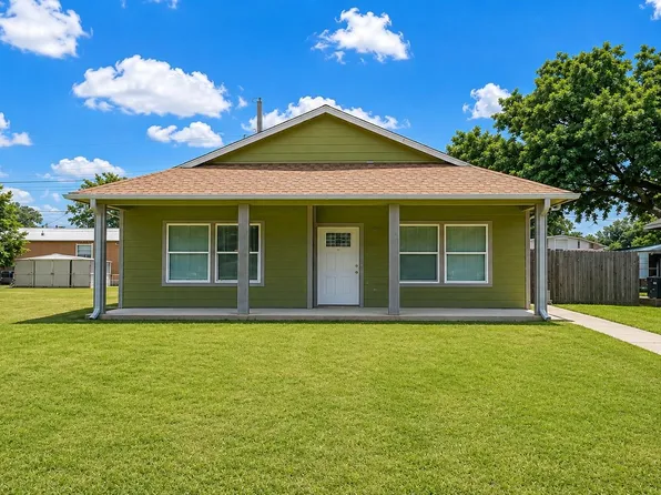 1020 10th St, Hempstead, TX 77445