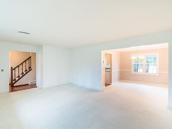 4th image of 32834 Tanglewood Ct