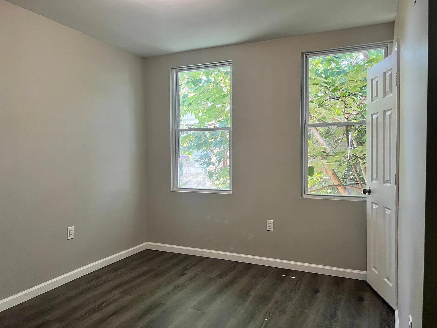 4 bed, 941 sqft, $2,600 — Photo 4