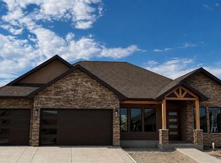 2325 Stone Bridge Dr, Montrose, CO 81401