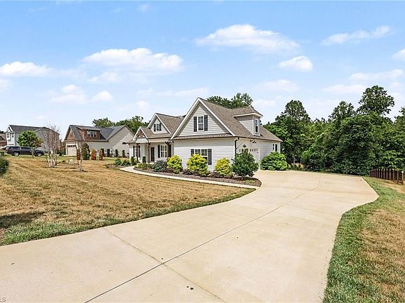 4th image of 8869 Belews Ridge Rd