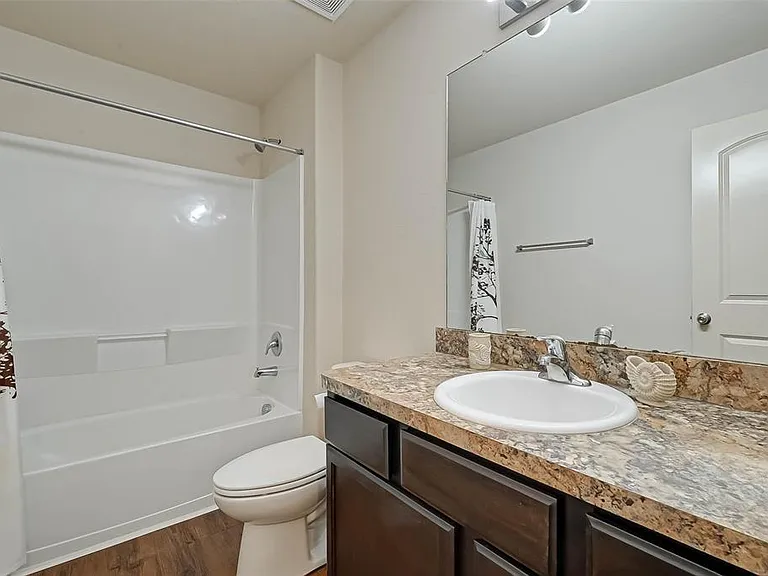 1415 Rodeo Cattle Ln — Photo 16