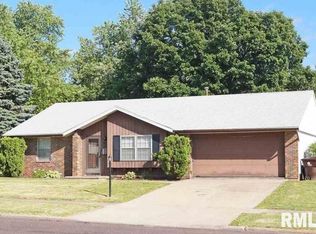 3810 W Creighton Ter, Peoria, IL 61615