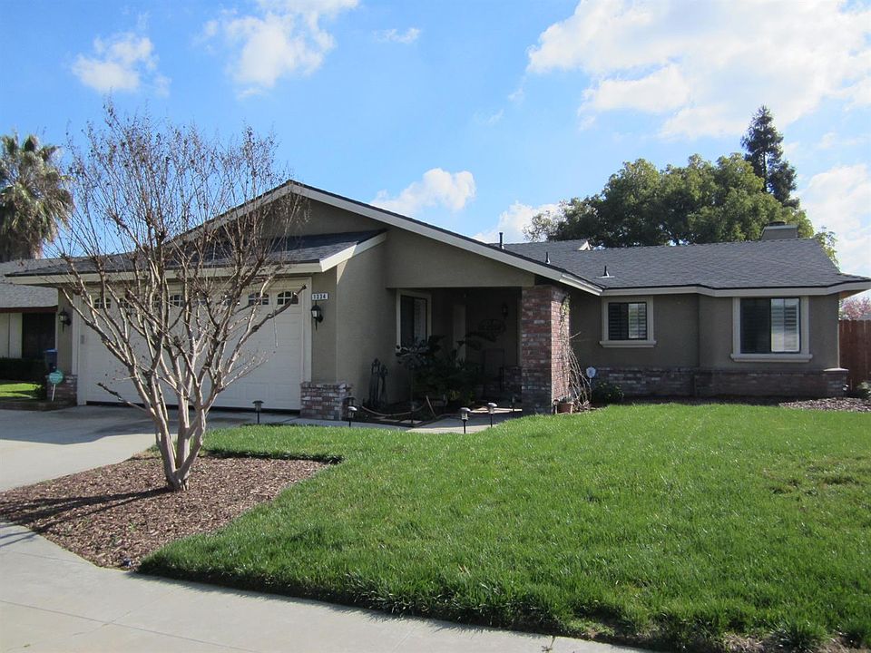2nd image of 1334 Saginaw Ave
