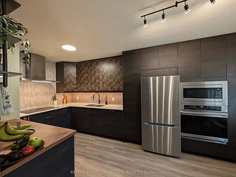 507 Pineview Gdns — Photo 4