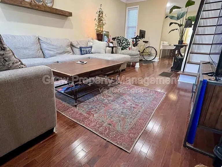 2441 S Philip St — Photo 4
