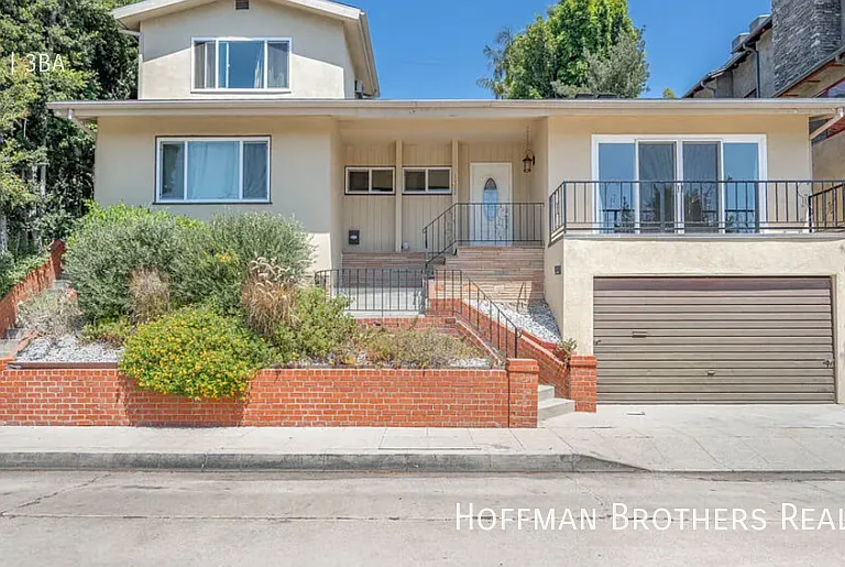 1222 Daniels Dr — Photo 1