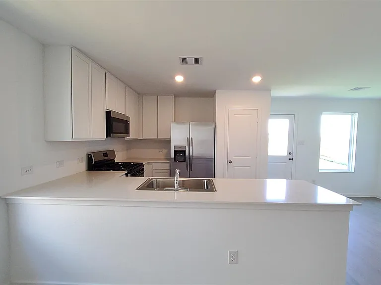 26810 Scarlet Willow Dr — Photo 24