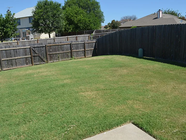 2521 Creek Dr — Photo 24
