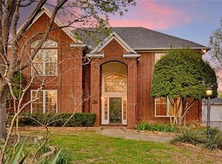 2104 Mikasa Ct, Arlington, TX 76001