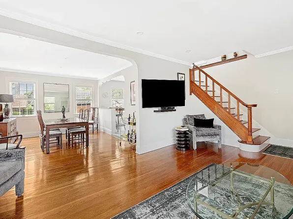 169-56 24th Ave, Whitestone, NY 11357