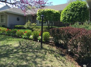 5737 SW Woodbridge Dr, Topeka, KS 66606