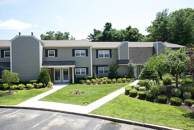 Fairfield Village At Middle Island — Photo 20