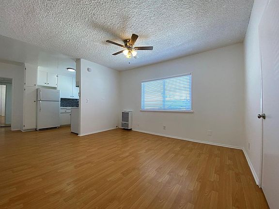 5th image of 615 Ocean Front Walk #205