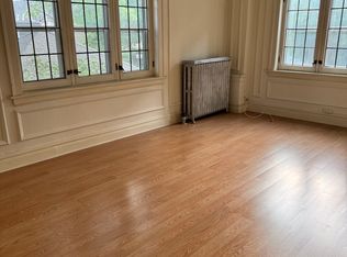 2218 N Summit Ave APT 100, Milwaukee, WI 53202