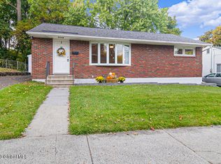 76 Winnie St, Albany, NY 12208