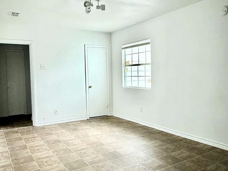1727 Loma Linda Ave — Photo 4