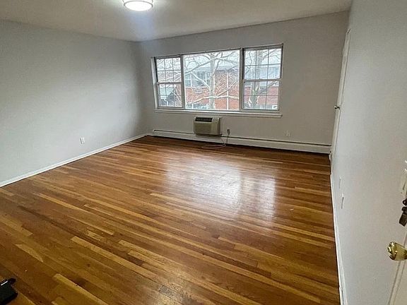 4th image of 247 S Kinderkamack Rd #235