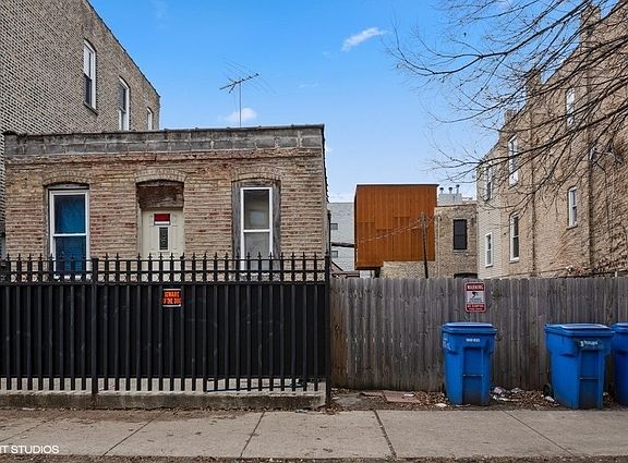 2nd image of 1018 N Rockwell St