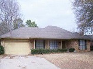 2221 Hickory Dr, Ardmore, OK 73401