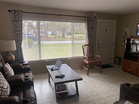 3rd image of 3628 Beacon Ln