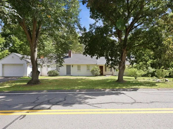 1006 S East St, Amherst, MA 01002