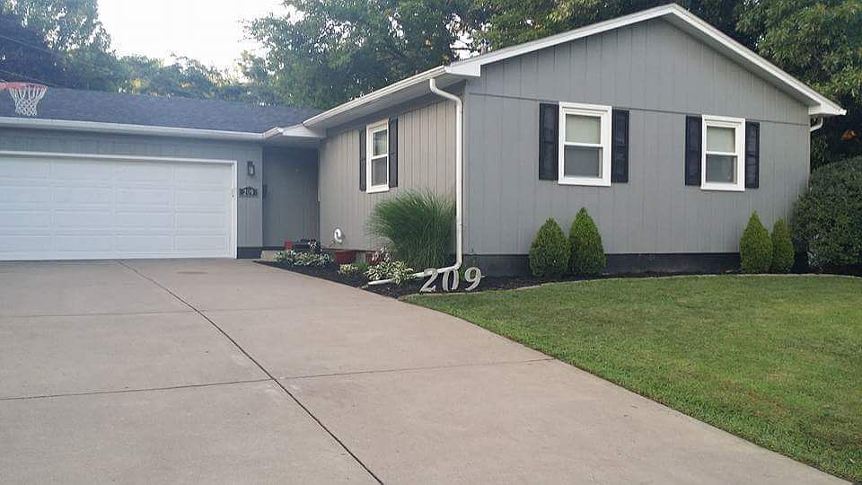 1st image of 209 27th Avenue Ct