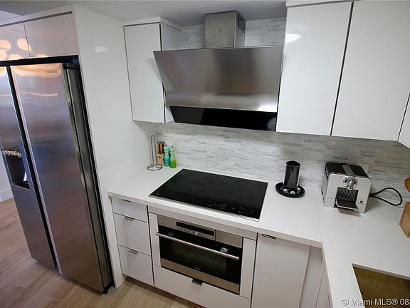 5th image of 900 Bay Dr APT 518