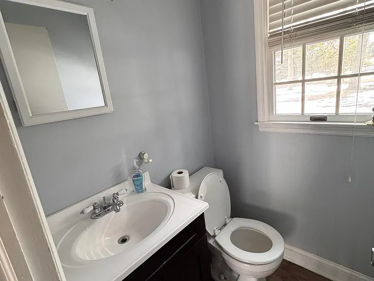422 W Lake Ave — Photo 7