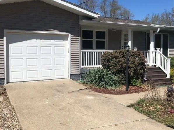 1006 S 5th St, Knoxville, IA 50138