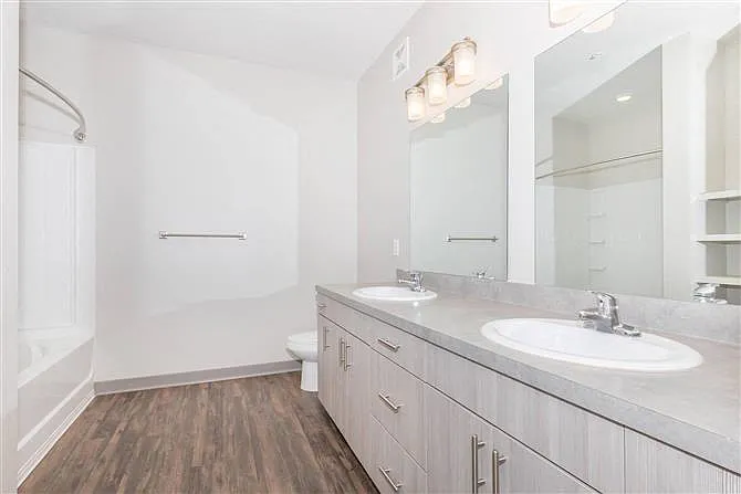 One White Oak Apartments — Photo 76