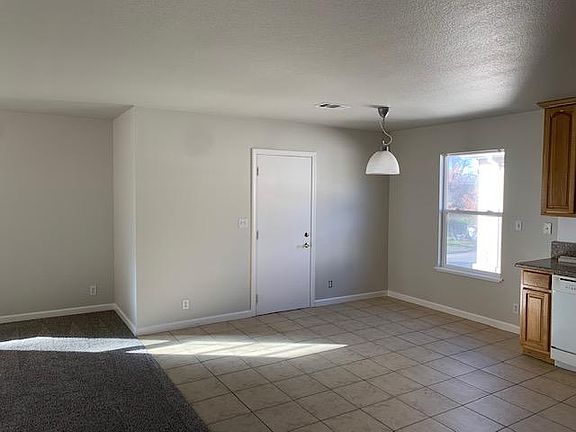 4th image of 925 W St