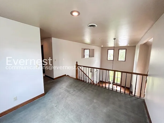 915 Russell St #A — Photo 9