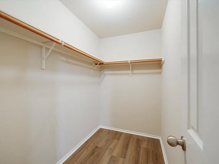 185 Hometown Pkwy — Photo 24
