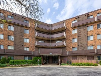 850 Wellington Ave Unit 304, Elk Grove Village, IL, 60007