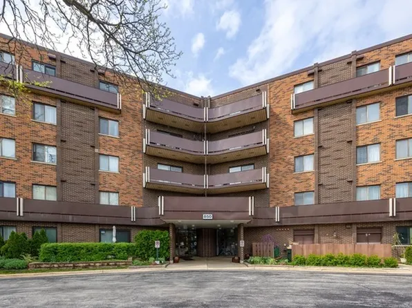 850 Wellington Ave Unit 304, Elk Grove Village, IL 60007