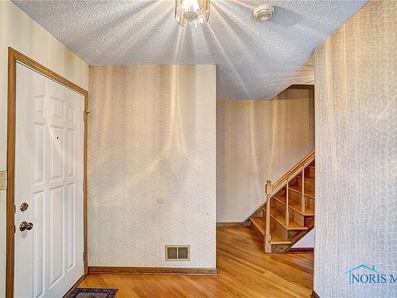 4th image of 5423 Sugarmaple Ln