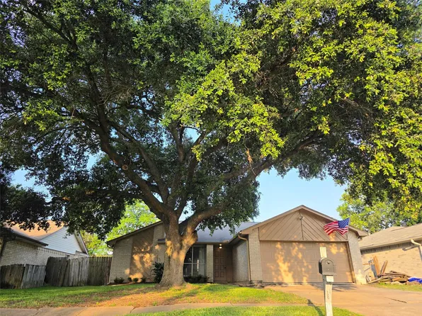 10103 King Ranch Ln, Sugar Land, TX 77498