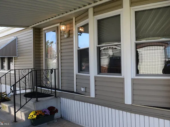 220 Winding Brook Run, North Wales, PA 19454