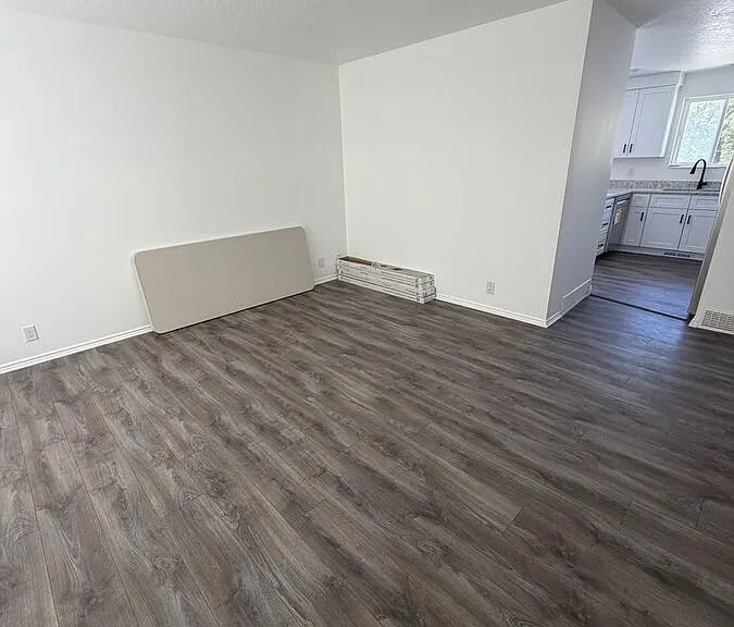 3924 W Dunkeld St #UPSTAIRS — Photo 2