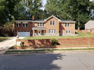 8912 Bluegate Dr, Fairfax, VA 22031