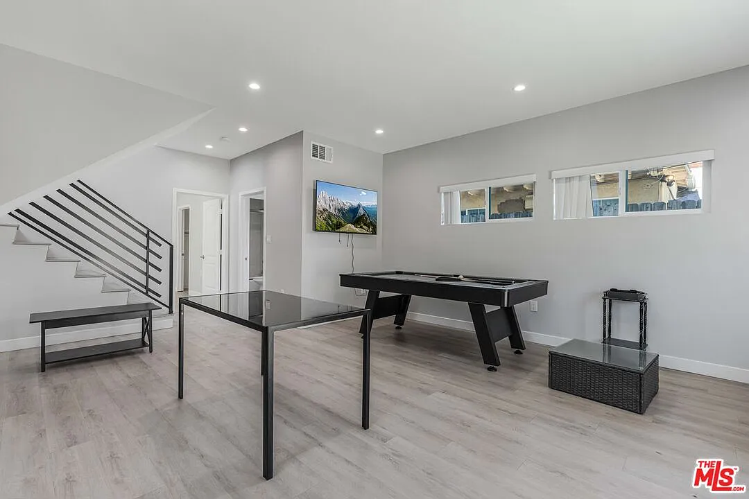 3 bed, 3.0 bath, 1260 sqft, $3,695 — Photo 3