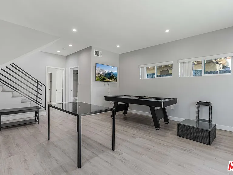 8224 Vanscoy Ave — Photo 3