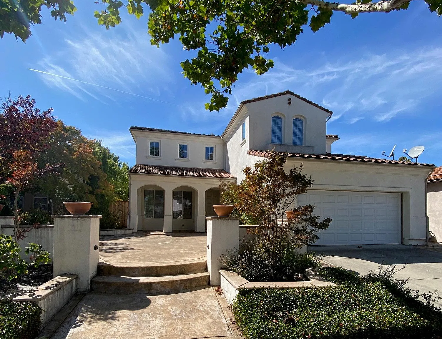 4 bed, 2.5 bath, 2224 sqft, $4,800 — Photo 3
