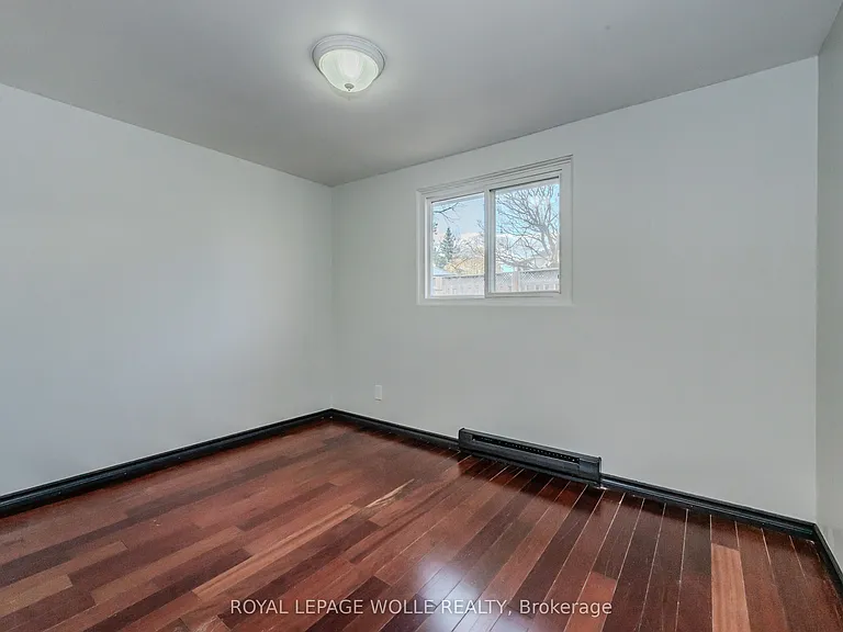 550 Parkview Cres — Photo 18